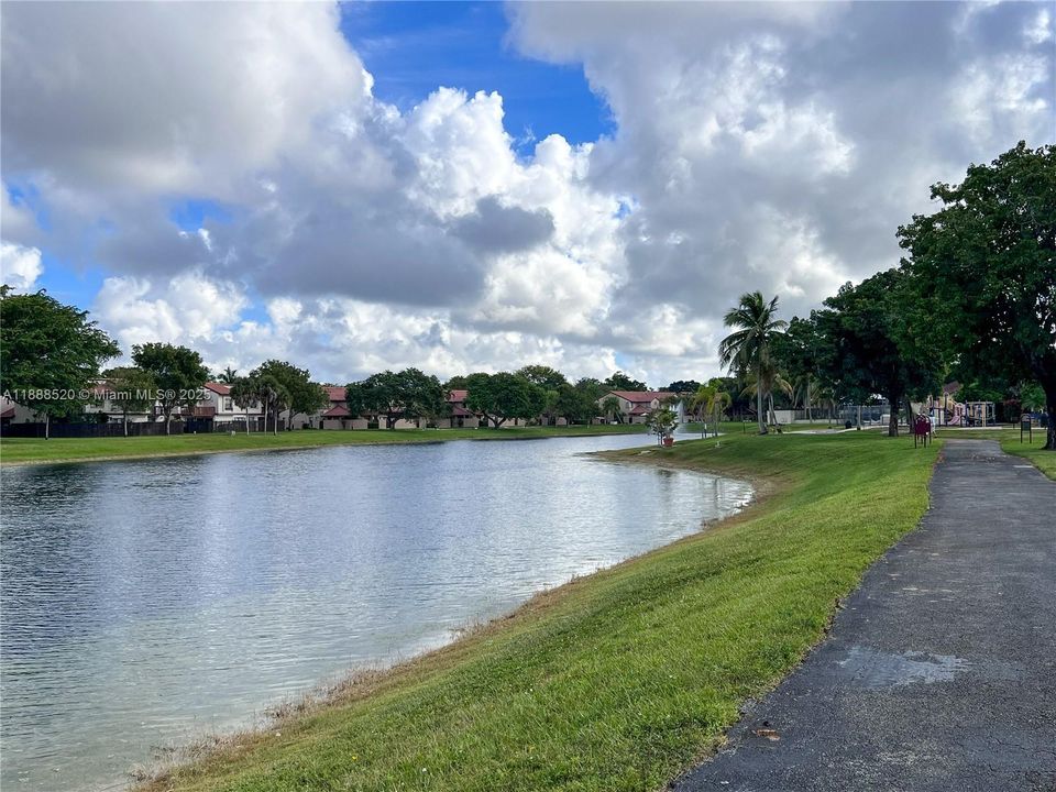 Recently Rented: $2,595 (2 beds, 2 baths, 1117 Square Feet)