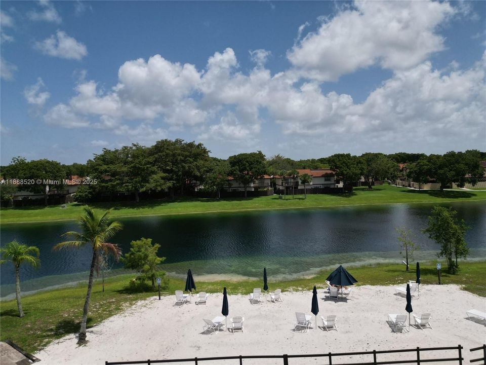 Recently Rented: $2,595 (2 beds, 2 baths, 1117 Square Feet)