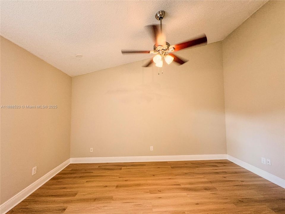 Recently Rented: $2,595 (2 beds, 2 baths, 1117 Square Feet)