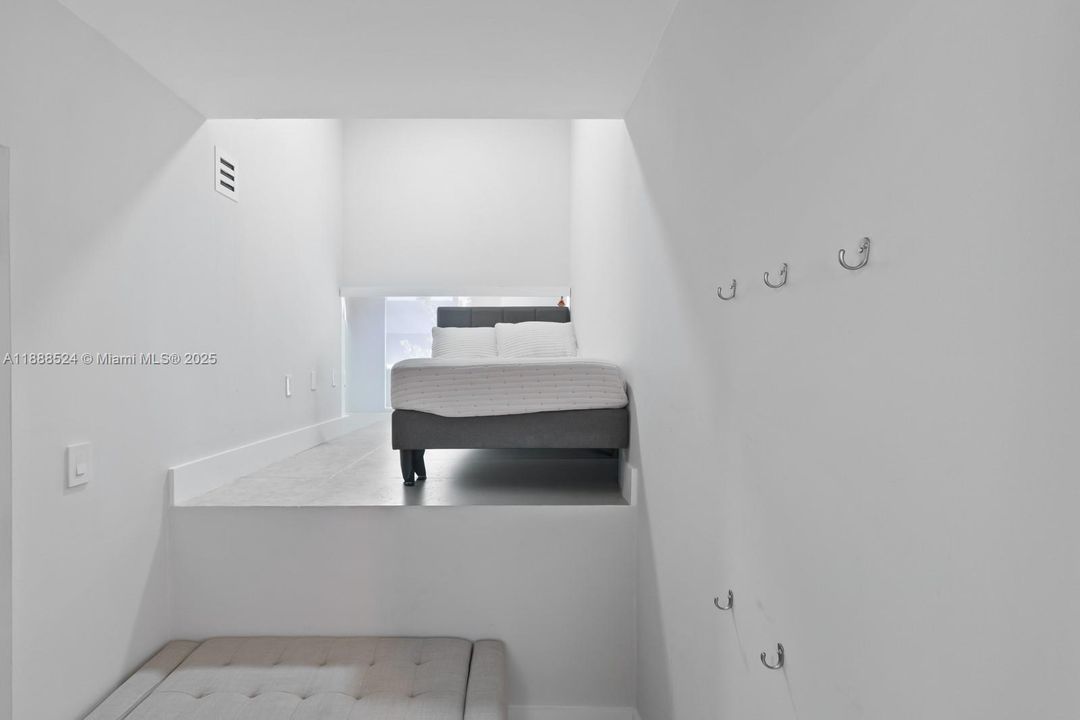 В аренду: $11,999 (4 спален, 2 ванн, 2000 Квадратных фут)