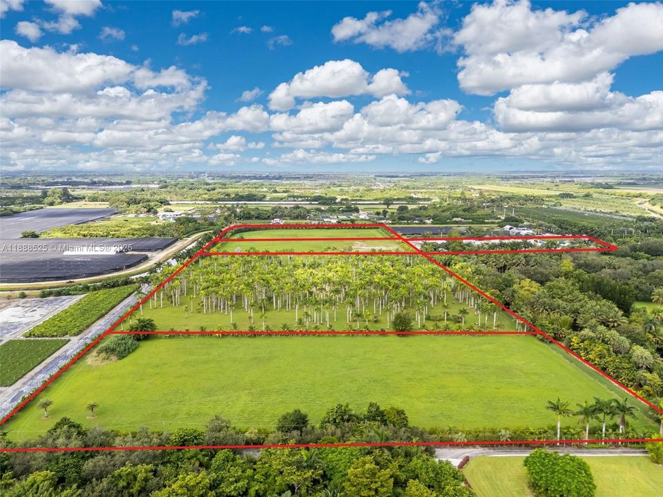 En Venta: $2,775,600 (10.28 acres)