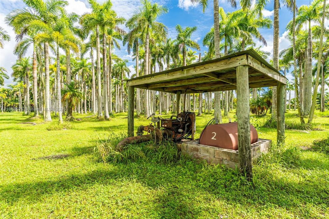 En Venta: $2,775,600 (10.28 acres)