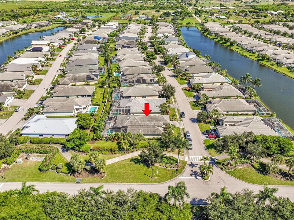 合同活跃: $408,000 (3 贝兹, 2 浴室, 2581 平方英尺)