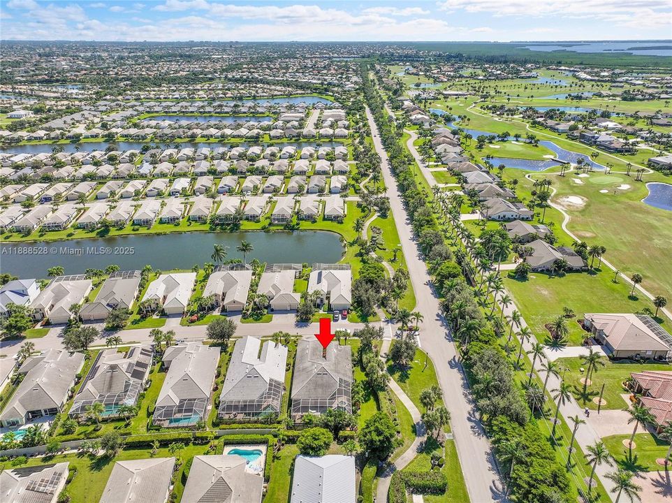 合同活跃: $408,000 (3 贝兹, 2 浴室, 2581 平方英尺)