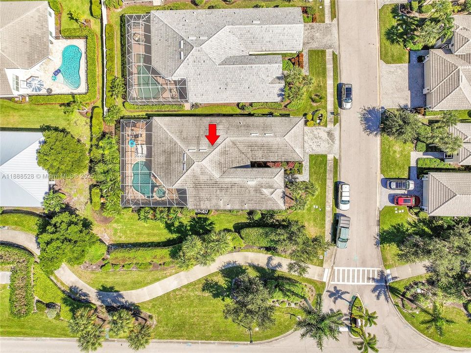 合同活跃: $408,000 (3 贝兹, 2 浴室, 2581 平方英尺)