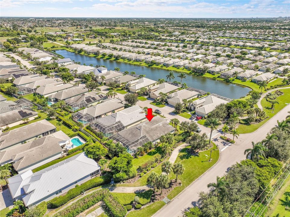 合同活跃: $408,000 (3 贝兹, 2 浴室, 2581 平方英尺)