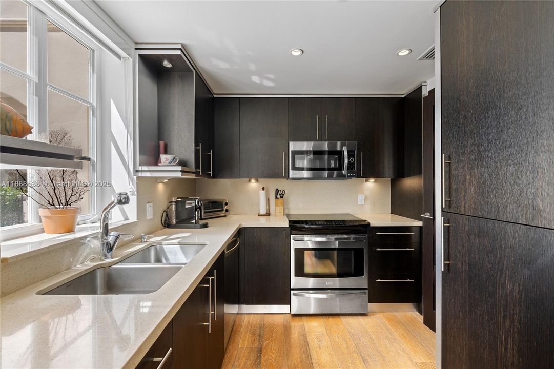 For Sale: $4,500,000 (3 beds, 3 baths, 2049 Square Feet)