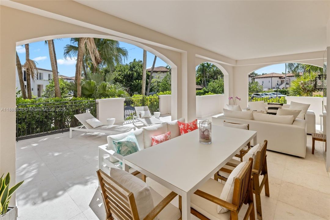 For Sale: $4,500,000 (3 beds, 3 baths, 2049 Square Feet)