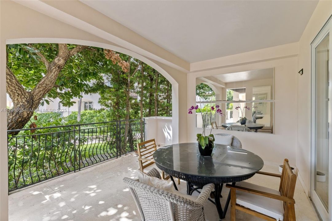 For Sale: $4,500,000 (3 beds, 3 baths, 2049 Square Feet)