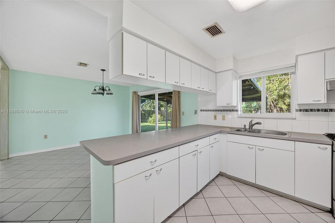 Active With Contract: $525,000 (3 beds, 2 baths, 1531 Square Feet)