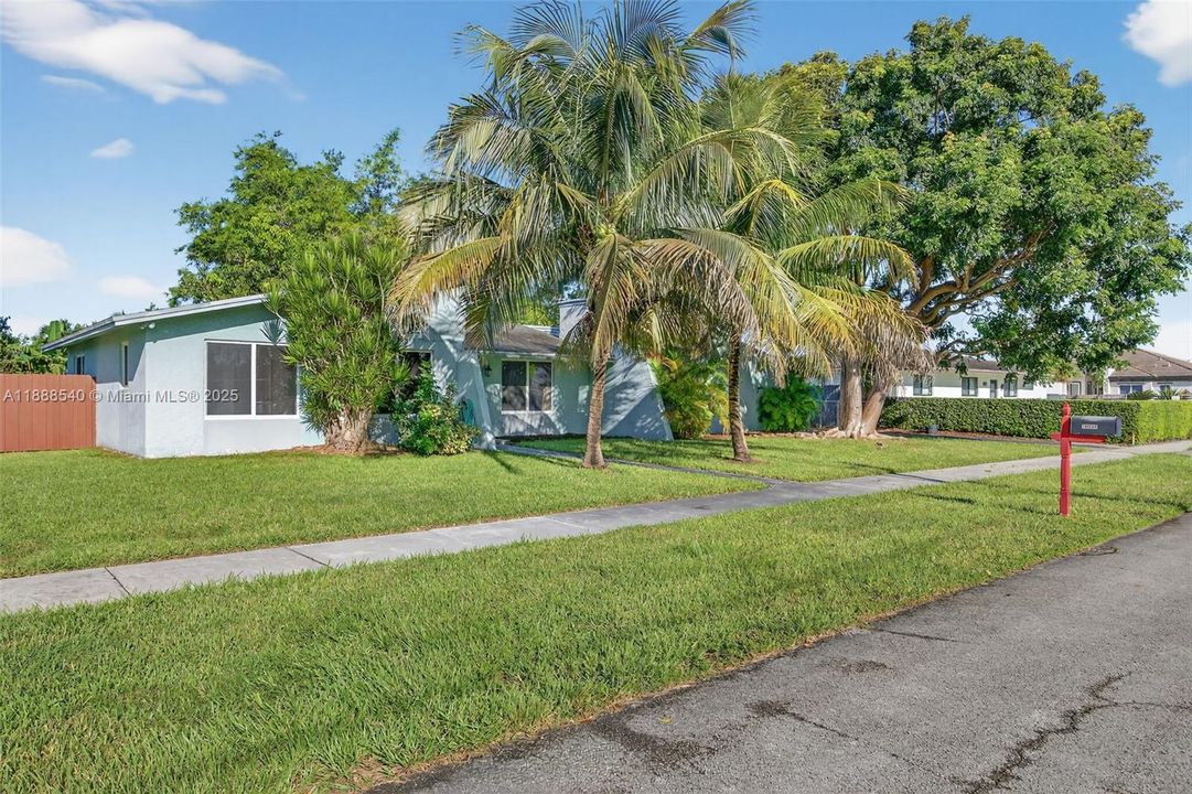 Active With Contract: $525,000 (3 beds, 2 baths, 1531 Square Feet)