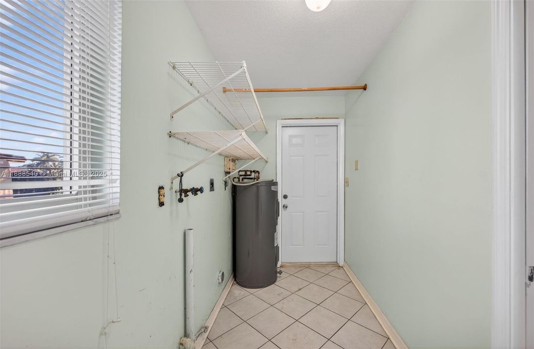 Active With Contract: $525,000 (3 beds, 2 baths, 1531 Square Feet)