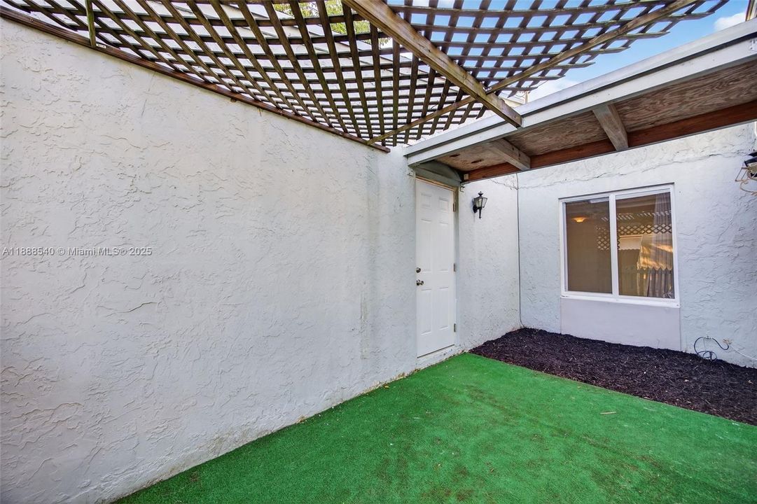 Active With Contract: $525,000 (3 beds, 2 baths, 1531 Square Feet)