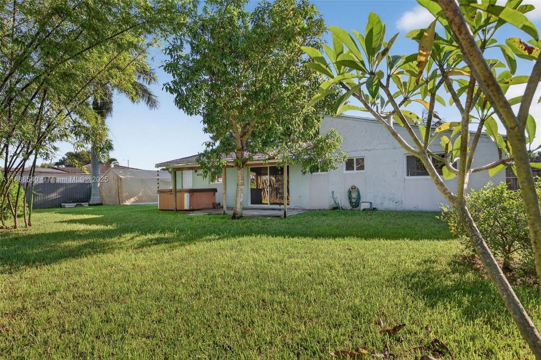 Active With Contract: $525,000 (3 beds, 2 baths, 1531 Square Feet)