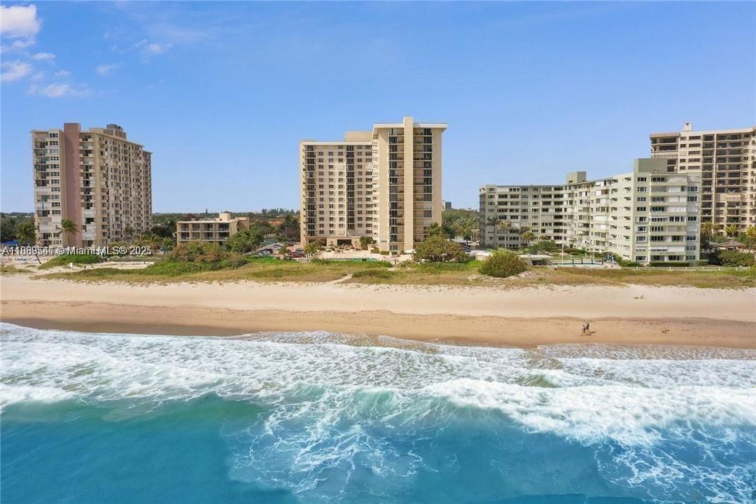 Active With Contract: $3,800 (2 beds, 2 baths, 1210 Square Feet)