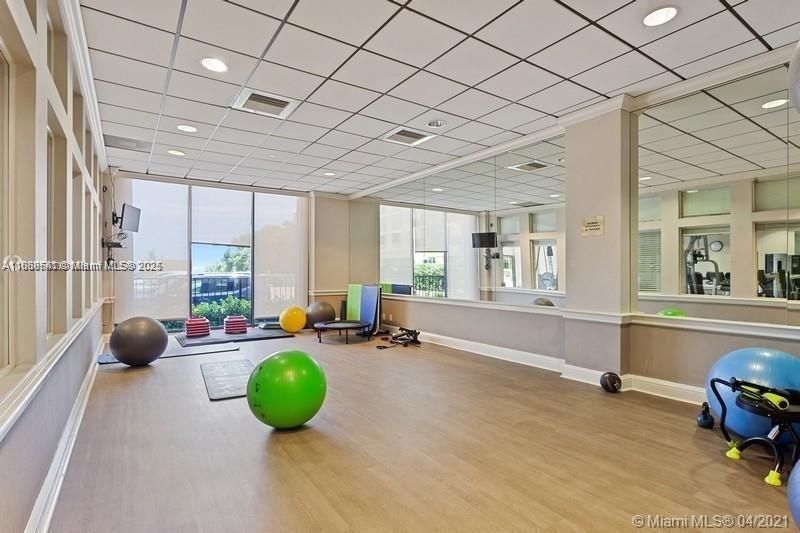 Active With Contract: $3,800 (2 beds, 2 baths, 1210 Square Feet)