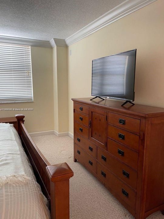 Active With Contract: $3,800 (2 beds, 2 baths, 1210 Square Feet)