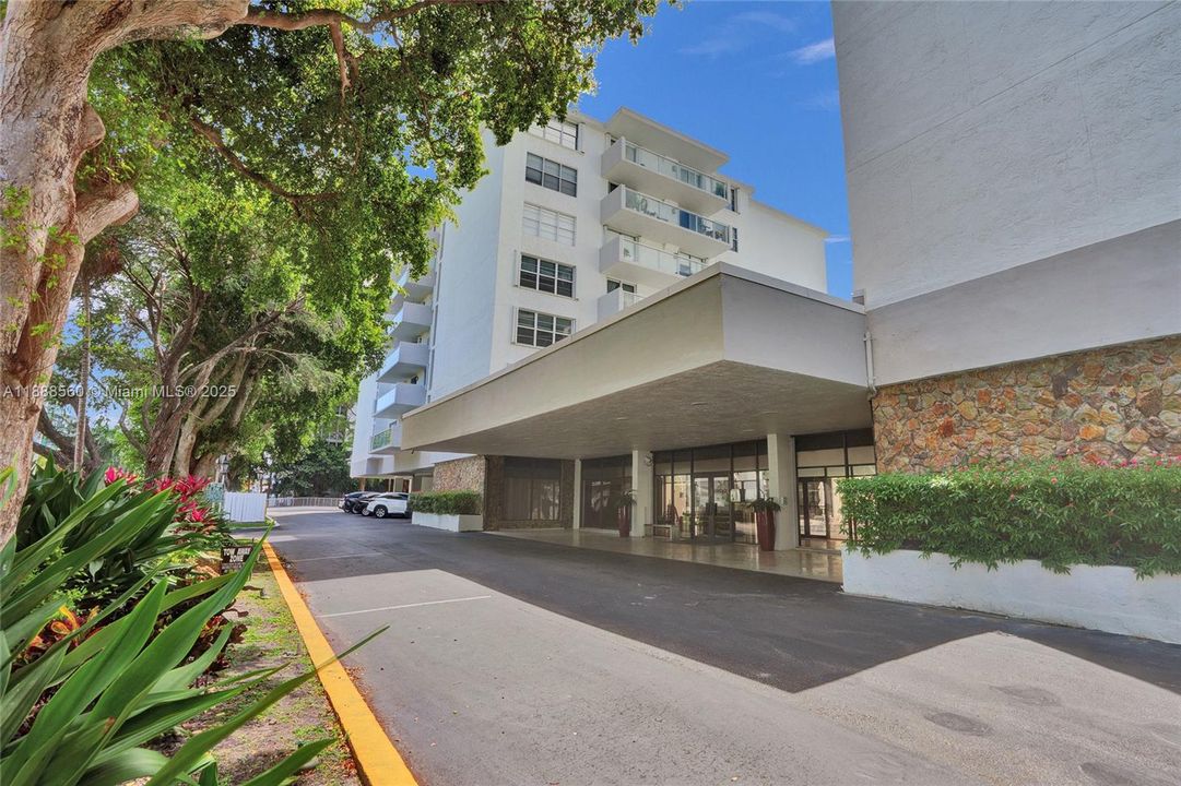 На продажу: $799,000 (2 спален, 2 ванн, 1484 Квадратных фут)