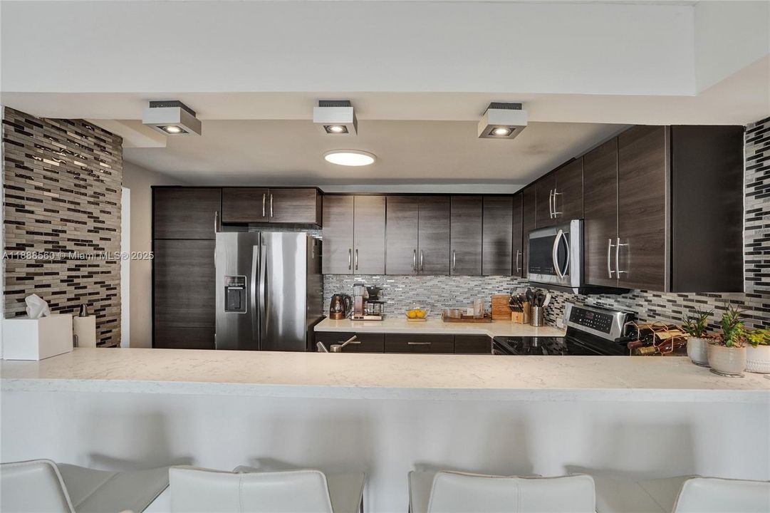 На продажу: $799,000 (2 спален, 2 ванн, 1484 Квадратных фут)