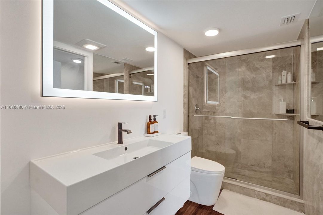 На продажу: $799,000 (2 спален, 2 ванн, 1484 Квадратных фут)