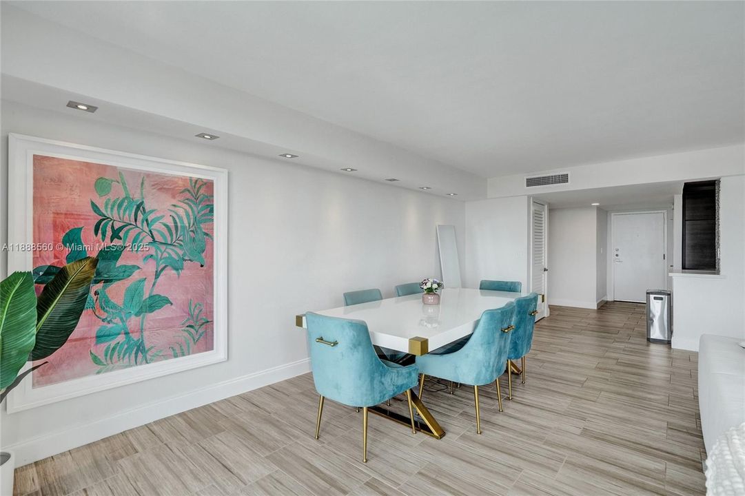 На продажу: $799,000 (2 спален, 2 ванн, 1484 Квадратных фут)