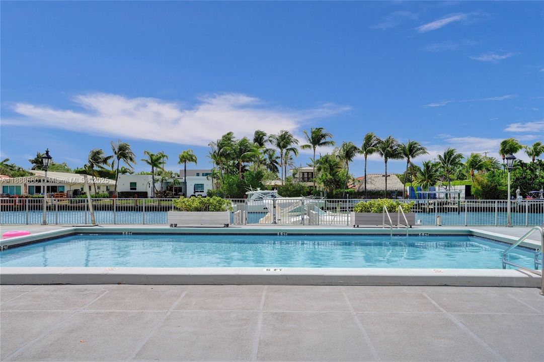 На продажу: $799,000 (2 спален, 2 ванн, 1484 Квадратных фут)