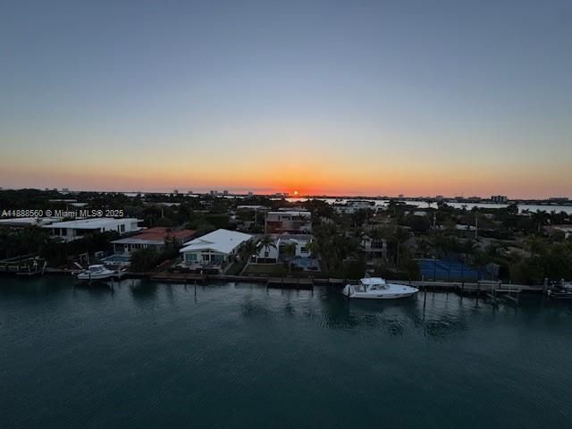 На продажу: $799,000 (2 спален, 2 ванн, 1484 Квадратных фут)