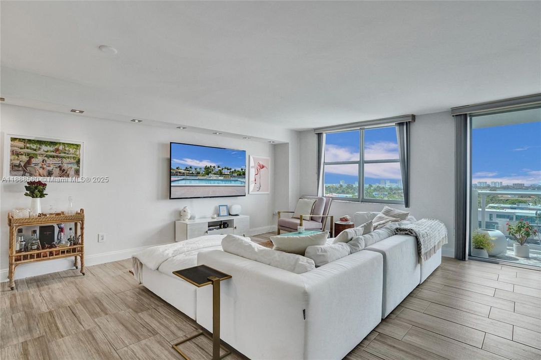 На продажу: $799,000 (2 спален, 2 ванн, 1484 Квадратных фут)