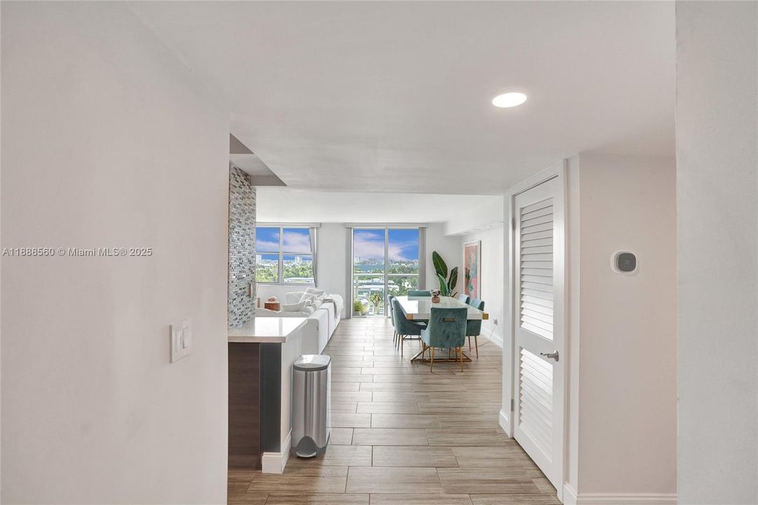 На продажу: $799,000 (2 спален, 2 ванн, 1484 Квадратных фут)