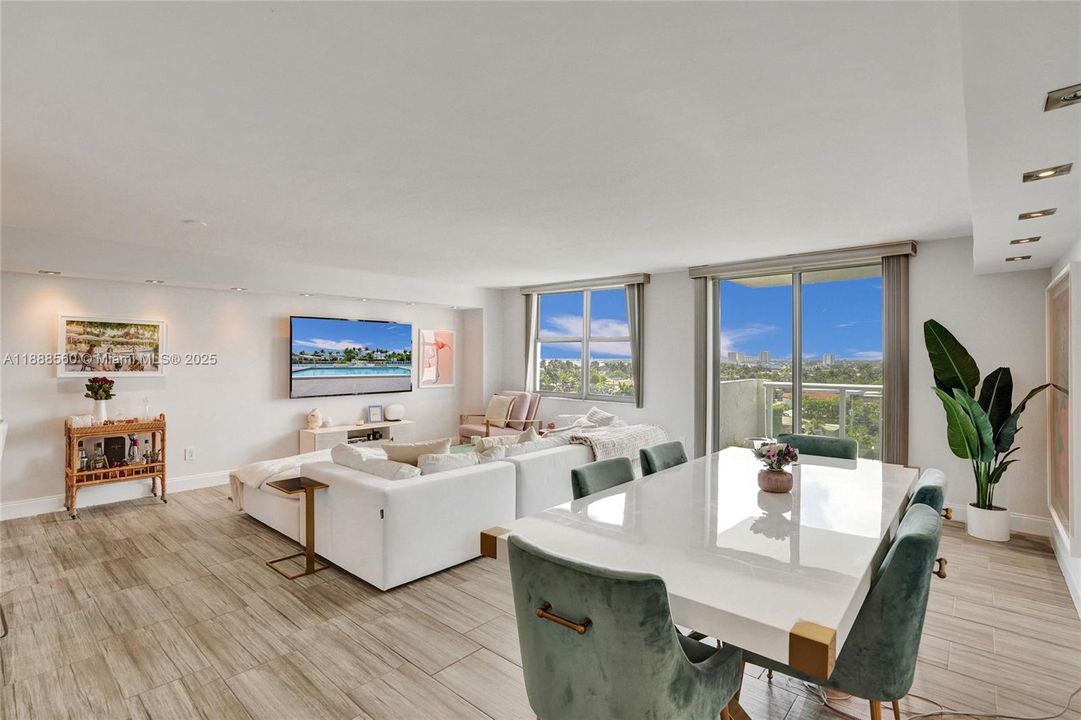 На продажу: $799,000 (2 спален, 2 ванн, 1484 Квадратных фут)