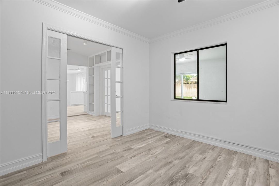 На продажу: $775,000 (4 спален, 2 ванн, 1902 Квадратных фут)