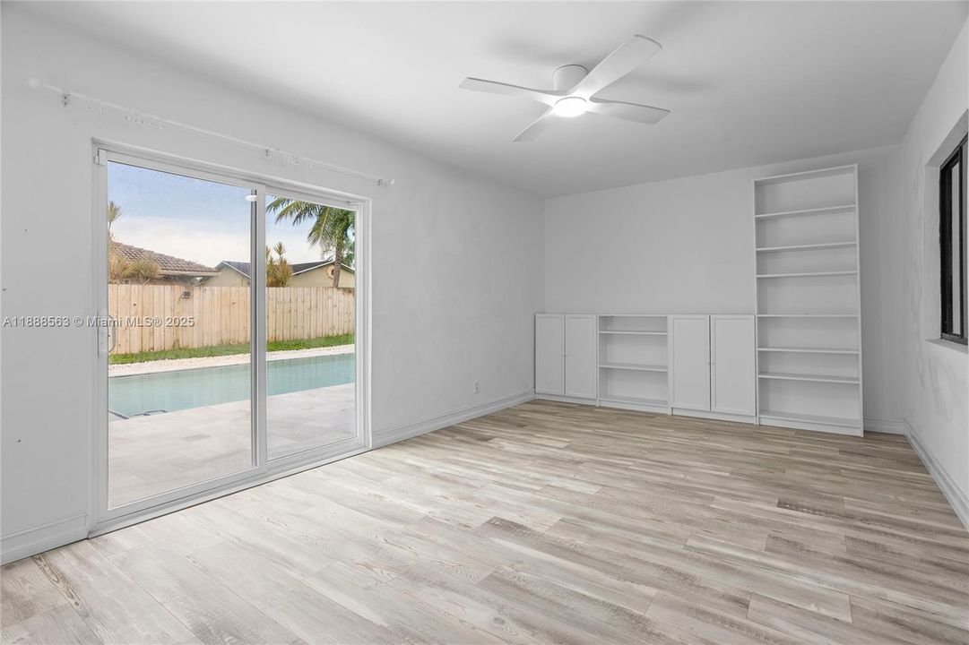 На продажу: $775,000 (4 спален, 2 ванн, 1902 Квадратных фут)