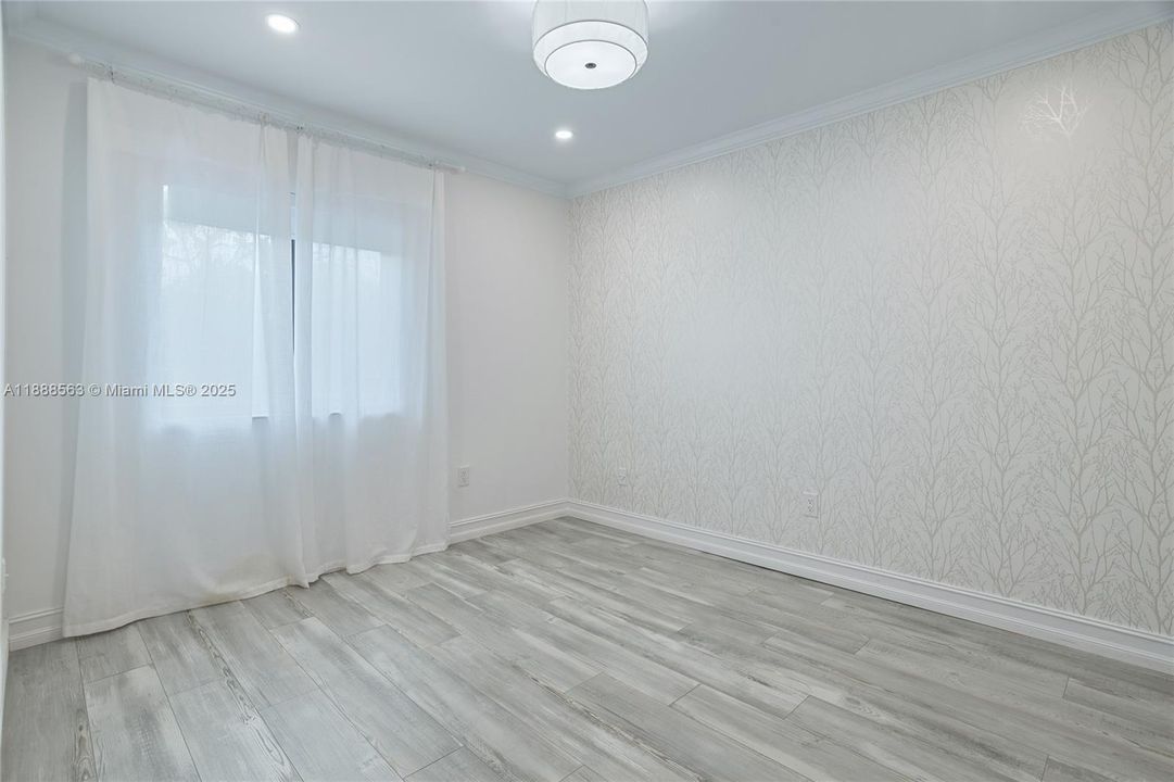 На продажу: $775,000 (4 спален, 2 ванн, 1902 Квадратных фут)