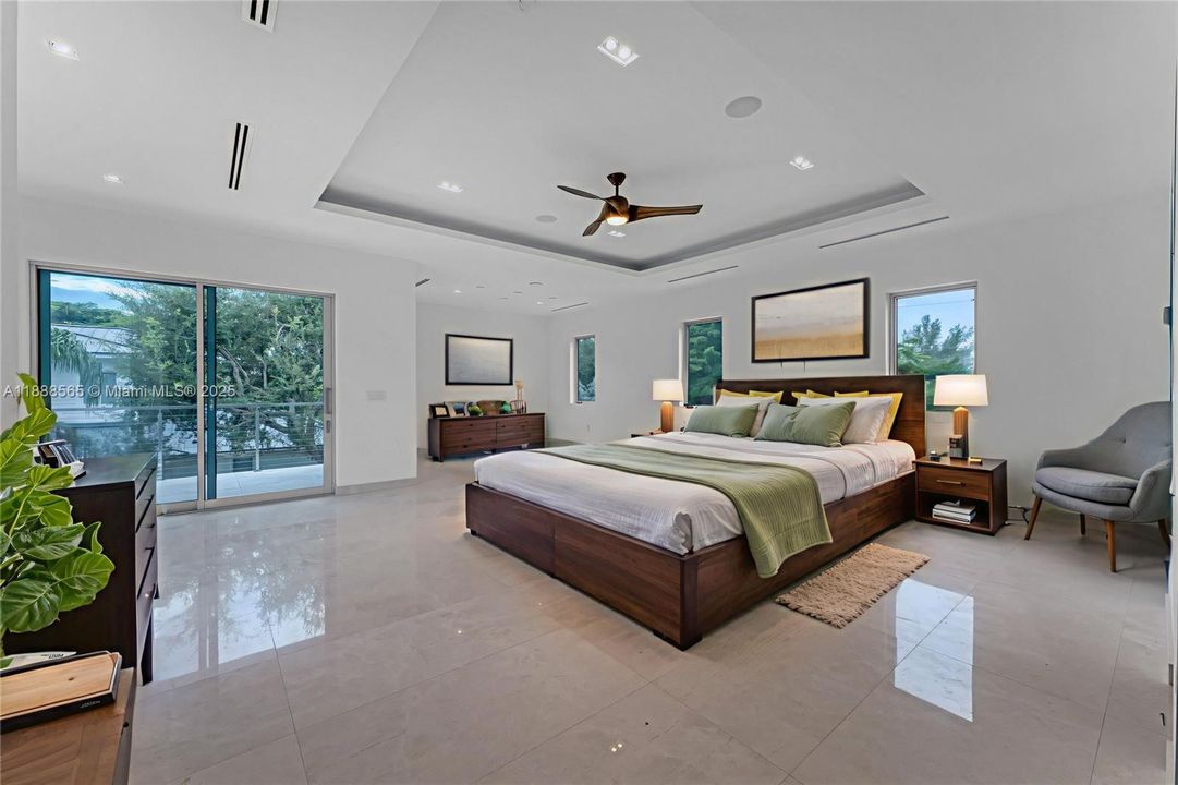 For Sale: $6,999,999 (6 beds, 6 baths, 0 Square Feet)