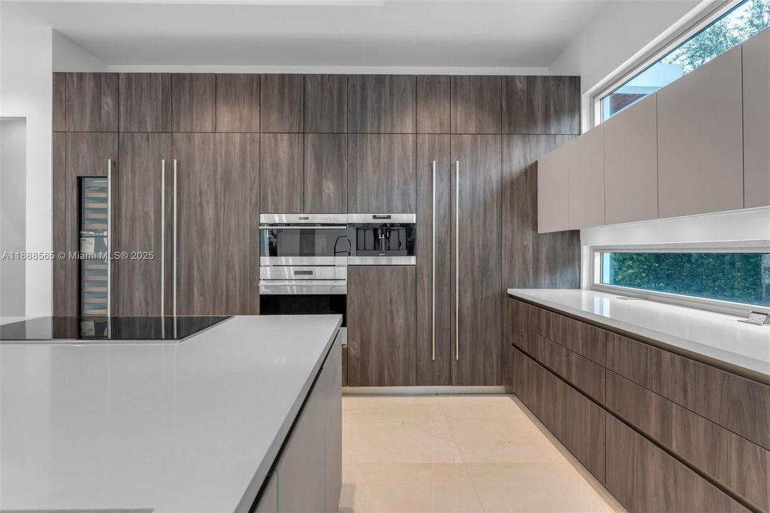 For Sale: $6,999,999 (6 beds, 6 baths, 0 Square Feet)