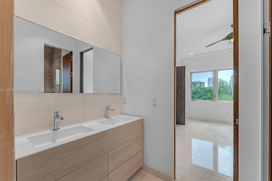 For Sale: $6,999,999 (6 beds, 6 baths, 0 Square Feet)