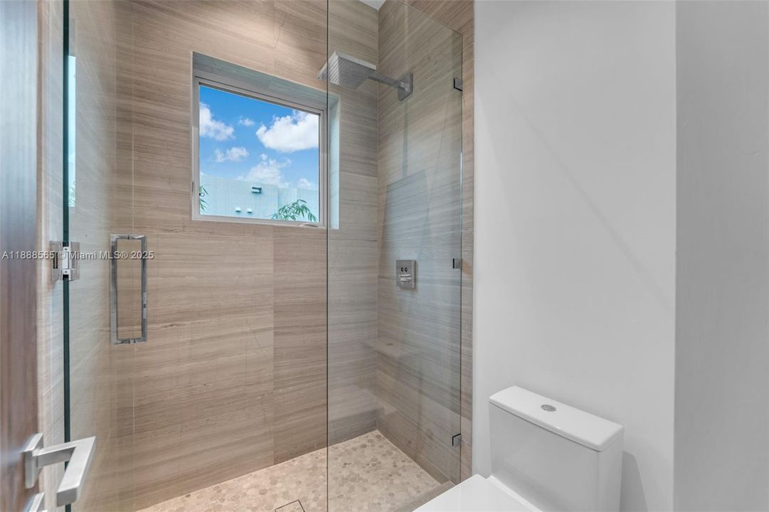 For Sale: $6,999,999 (6 beds, 6 baths, 0 Square Feet)