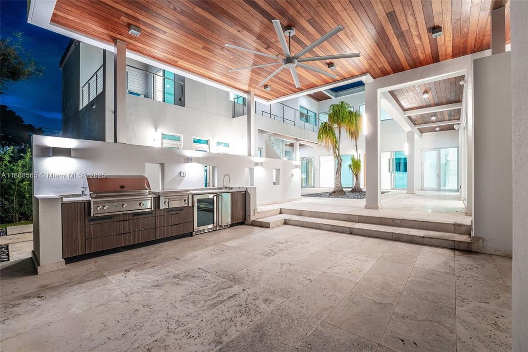 For Sale: $6,999,999 (6 beds, 6 baths, 0 Square Feet)