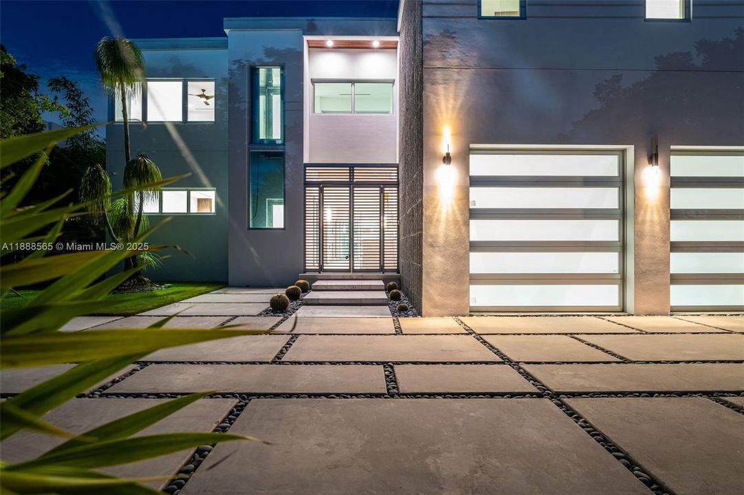 For Sale: $6,999,999 (6 beds, 6 baths, 0 Square Feet)