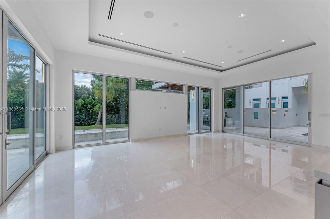 For Sale: $6,999,999 (6 beds, 6 baths, 0 Square Feet)