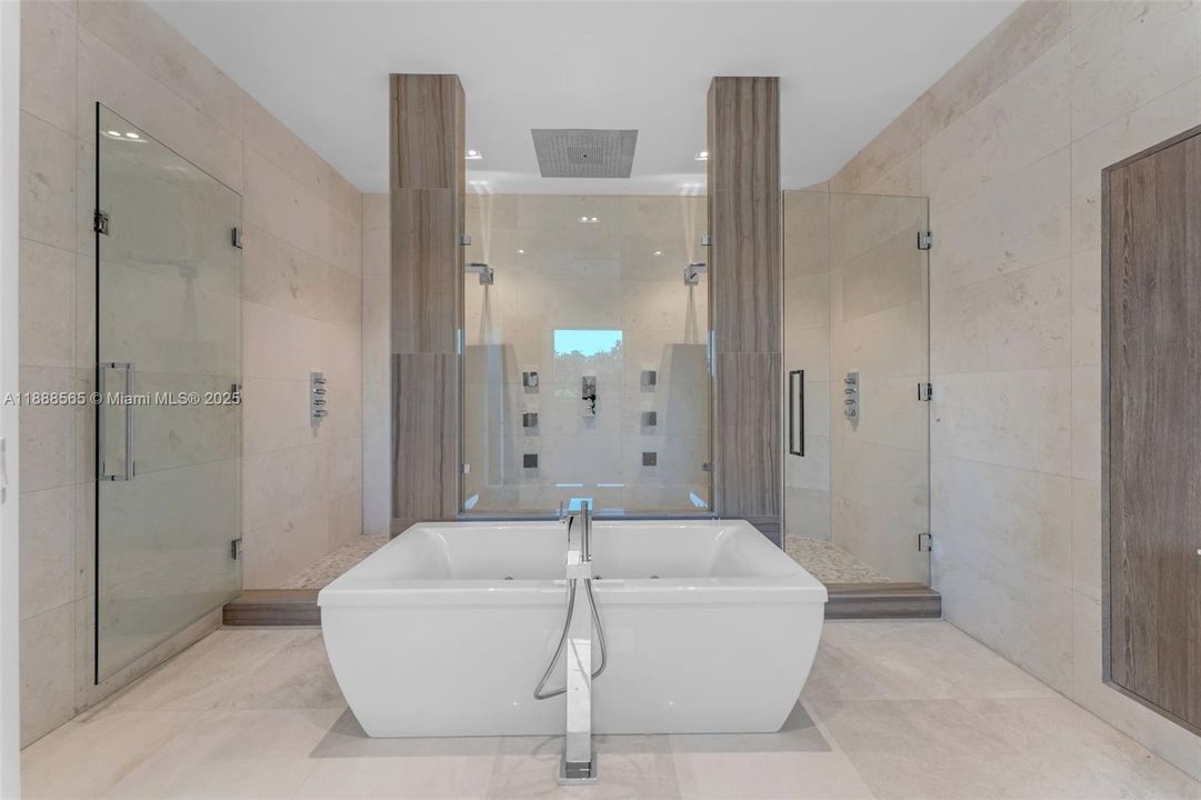 For Sale: $6,999,999 (6 beds, 6 baths, 0 Square Feet)