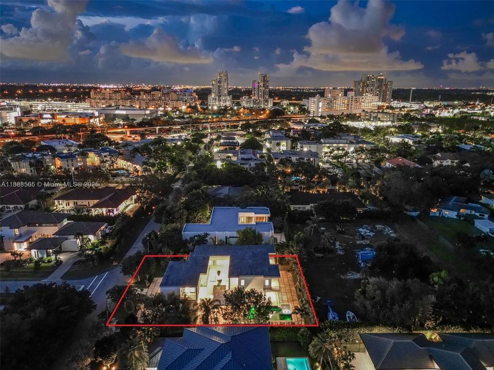 For Sale: $6,999,999 (6 beds, 6 baths, 0 Square Feet)