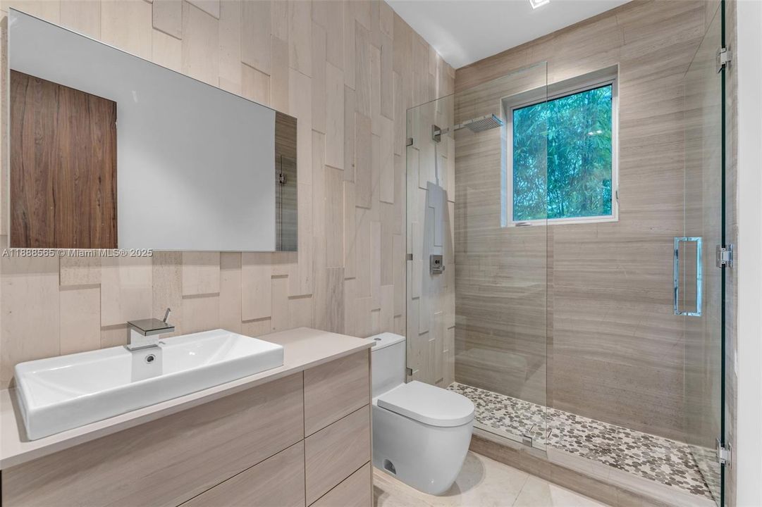 For Sale: $6,999,999 (6 beds, 6 baths, 0 Square Feet)