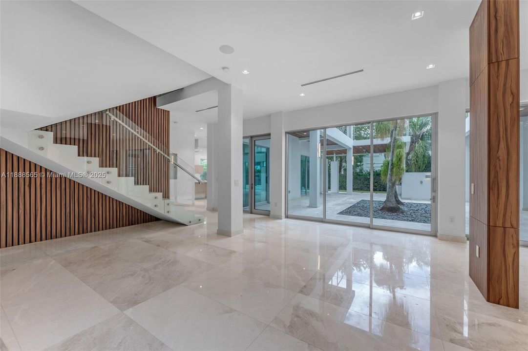 For Sale: $6,999,999 (6 beds, 6 baths, 0 Square Feet)