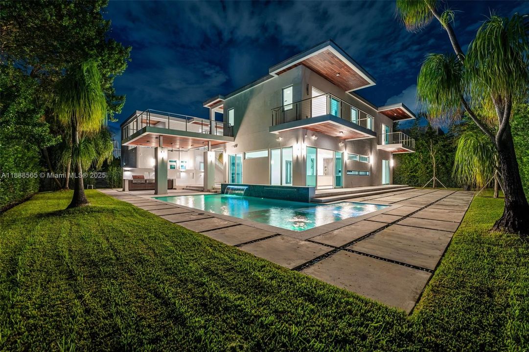 For Sale: $6,999,999 (6 beds, 6 baths, 0 Square Feet)