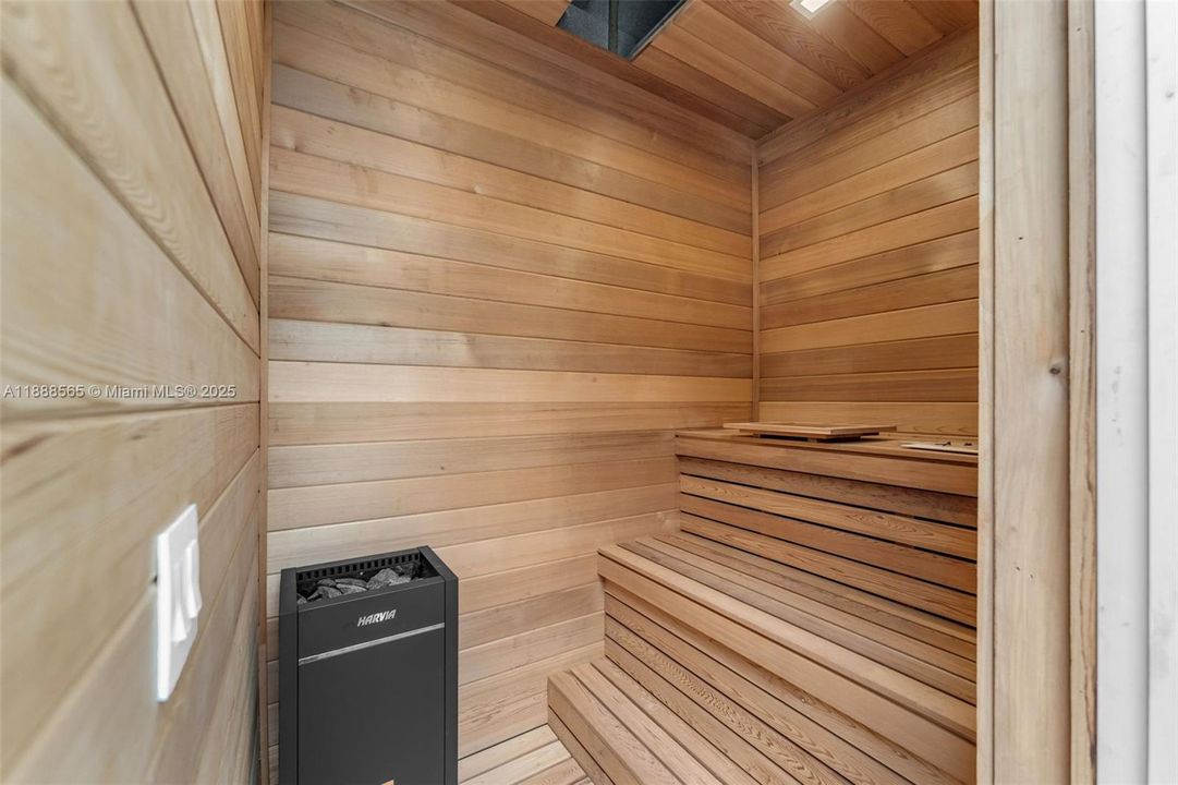 For Sale: $6,999,999 (6 beds, 6 baths, 0 Square Feet)