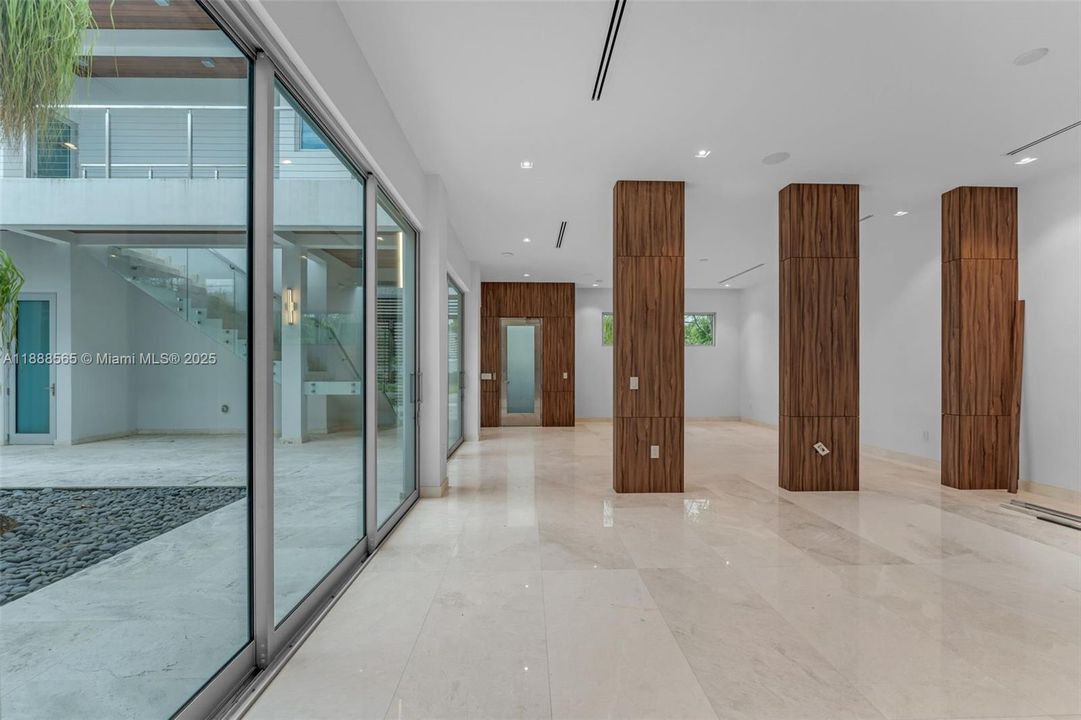 For Sale: $6,999,999 (6 beds, 6 baths, 0 Square Feet)