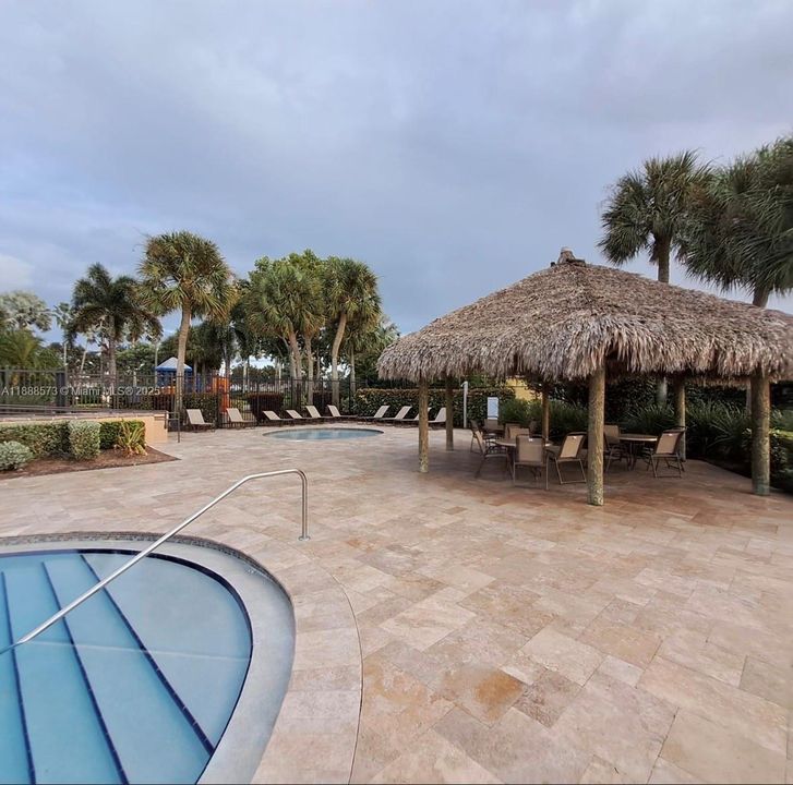 На продажу: $699,000 (4 спален, 2 ванн, 2288 Квадратных фут)