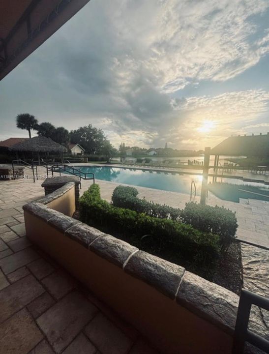 На продажу: $699,000 (4 спален, 2 ванн, 2288 Квадратных фут)