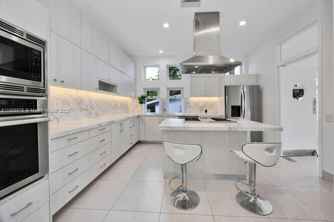 En Renta: $31,500 (4 camas, 5 baños, 3202 Pies cuadrados)